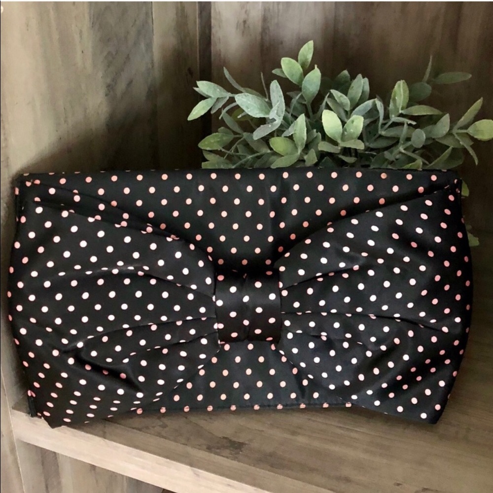 Betsey Johnson🎀Large bow clutch